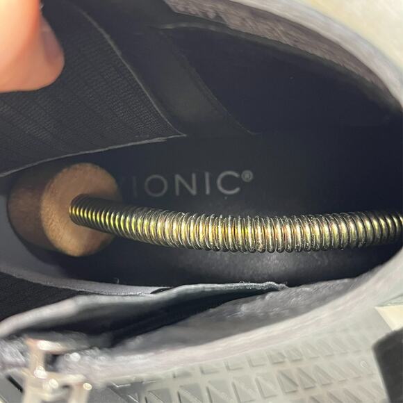 Vionic Women's Shantelle Black Leather Waterproof Zip Up Ankle Boots Size 9.5 - Picture 6 of 11